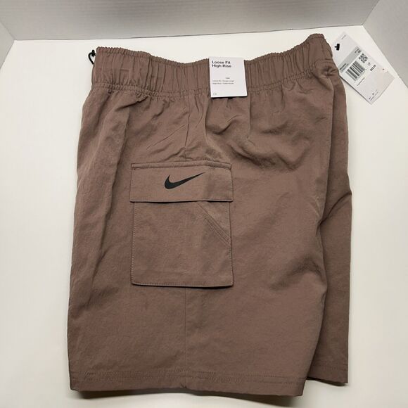 Women's Nike Sportswear Essential Woven High-Rise Shorts X Small- DM6247-019 - Picture 8 of 8